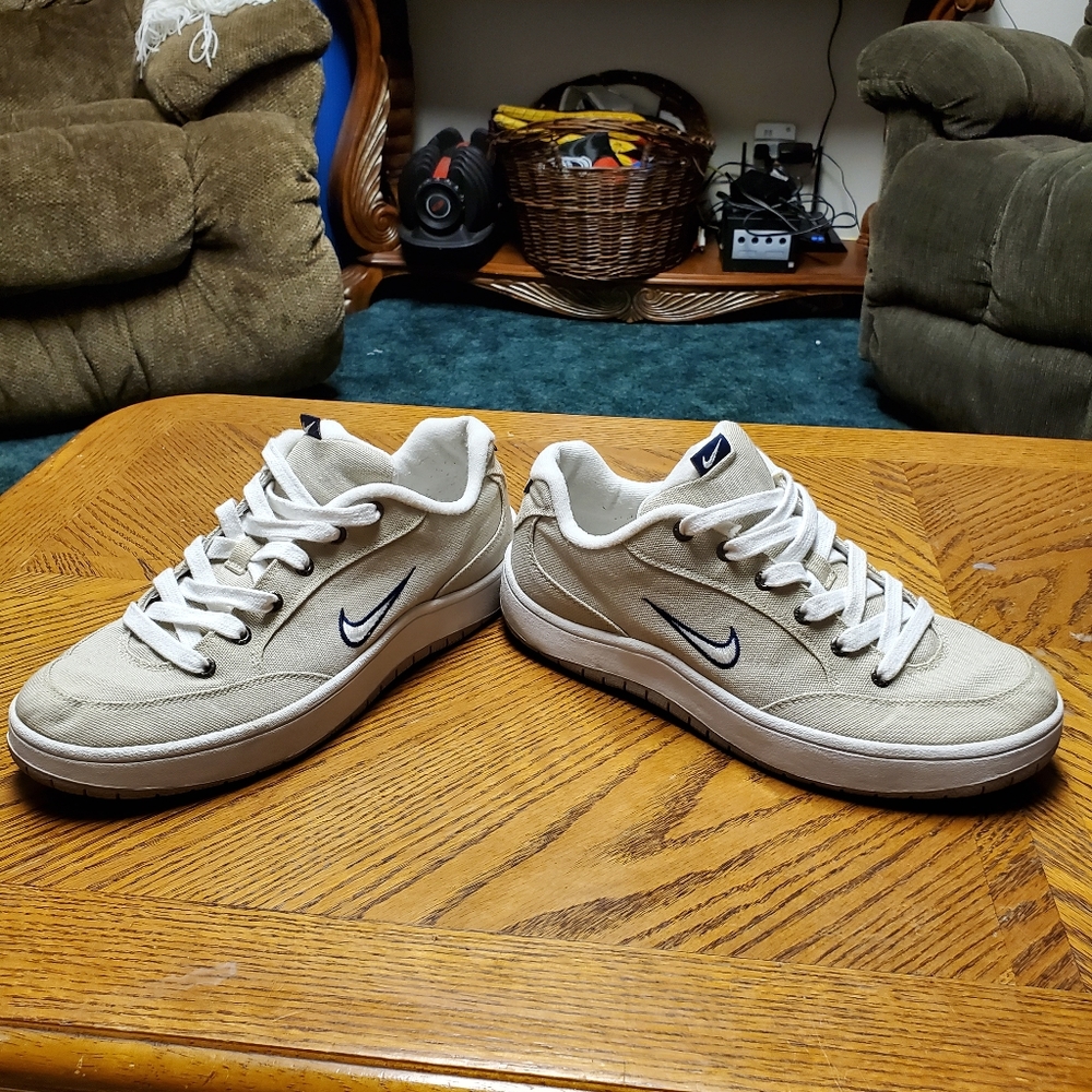 Nike Canvas Shoes